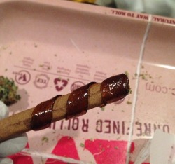 bluntrollerandsmoker:  twax blunt sour d