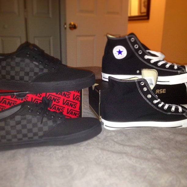 Get.On.My.Level. #freshkicks #vans #converse #chucks #taylorgang #wafflegrip #shoes