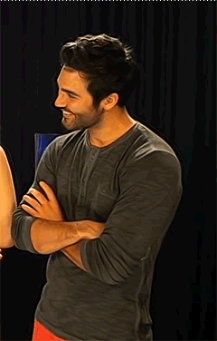 blaineswolf:Because everyone need an adorable laughing Hoechlin on their blogs