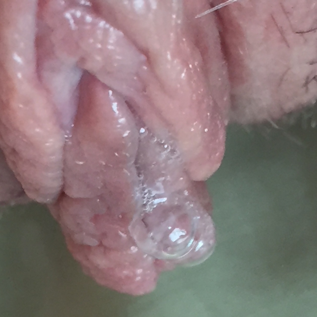 orgasmicsince94:  Tiny bubbles 