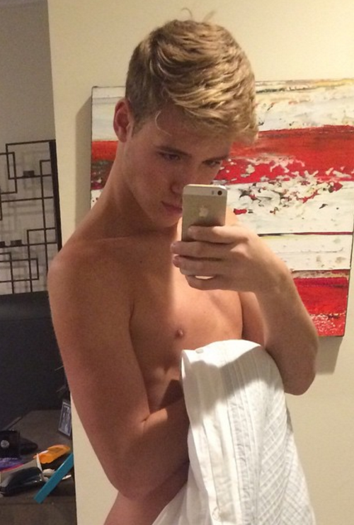 smutboylife:  Lucas Dell naked