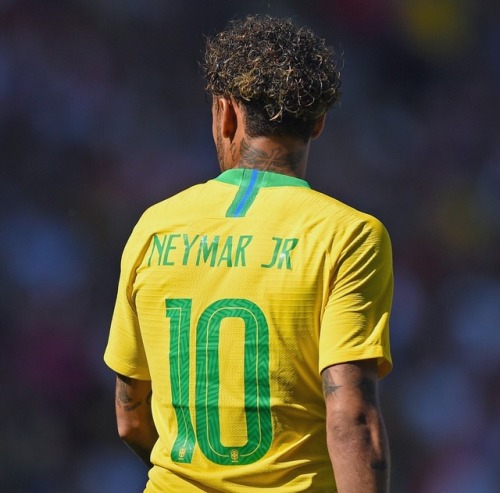 Neymar is back