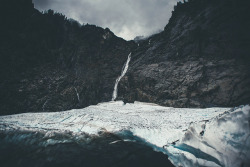 eartheld:  vhord:  Ice Caves by ZacharySnellenberger