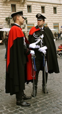 2manykinks:  cops-in-boots:  Italian carabinieri in tall leather boots and capes  Those gloves and capes!  Yum. 