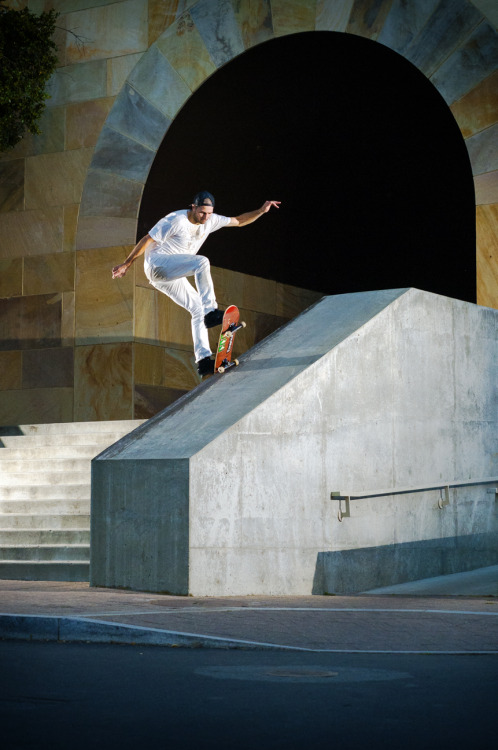 Heath Kirchart, fs bluntslide.Photo by Kyle Camarillo