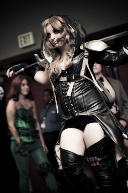 geekyloves:  Leather-clad, sword-wielding, ass-kicking Sweet Pea  Awesome…Thanks for the Submit. For everyone else Submit your Sexy Geek Pics here.  