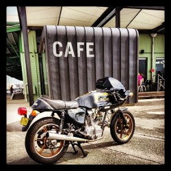 garageprojectmotorcycles:  Out doing a test run of the #dgr route and had to stop and take a pic of this beautiful #ducati #900ss #supersport #motorcycle  (at E-Shed Markets)