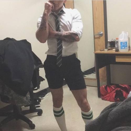 tubesockcandids: @bbyboynextdoor posted to www.tubesockcandids.tumblr.com, would love to put his leg