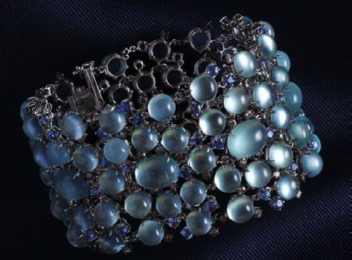 Deborah Bressan Joaillerie..absolutely gorgeous bracelet, I love the color of the semi-precious topa