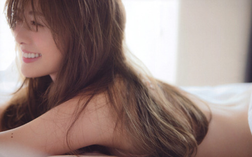 Mai Shiraishi 2nd Photobook - Passport (two-page spread)
