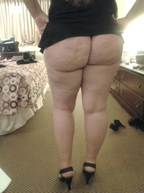 divinebbw:  Submission from Blackirish430 & allthickbooty tumblr