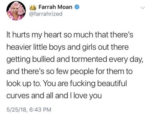 Porn chubbyboychronicles:  Farrah Moan’s tweets photos