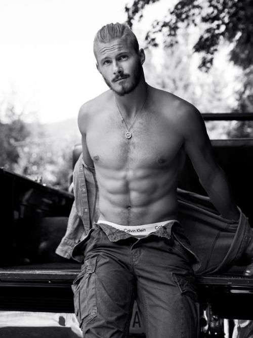 pietromaximoffsbum:  alexander–ludwig:  Alexander Ludwig photographed by Chris Haylett for THEYrep magazine.