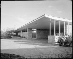 midcenturymodernfreak:  1946 Postwar House