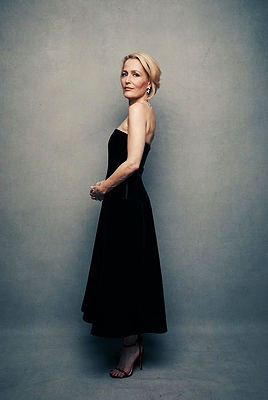 qilliananderson:  Gillian Anderson photographed adult photos