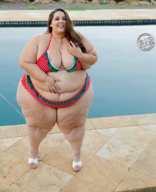 BIGCUTIES.COM - Model: BoBerry - Gorgeous Bottom Heavy Babe with a killer smile! BoBerry is a SSBBW will knock your socks off with curves in🍓💦😘