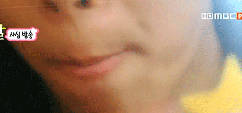 shineedubudino:    Jonghyun had some icing on his lip…    