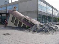 haus-of-ill-repute:  Subway entrance in Frankfurt