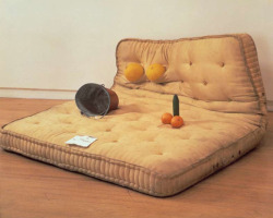 endthymes:  sarah lucas, au naturel (1994)