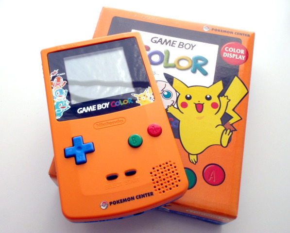 meteor-falls:  Game Boy Color // Pokemon 3rd Anniversary Limited Edition
