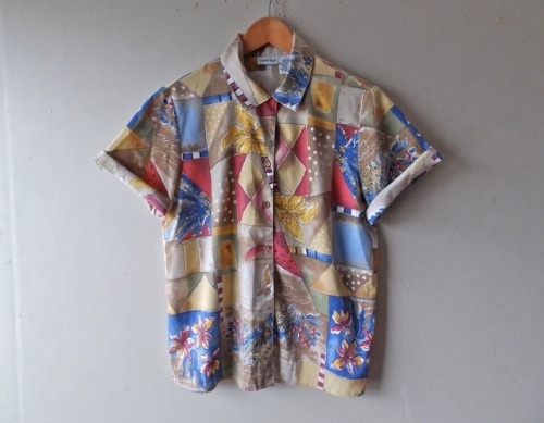 littlevisionsthrift: retro print button down. size M