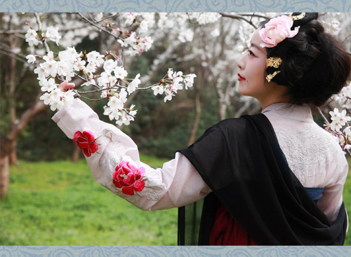 Traditional Chinese clothes, hanfu. Photos by 谯梦.