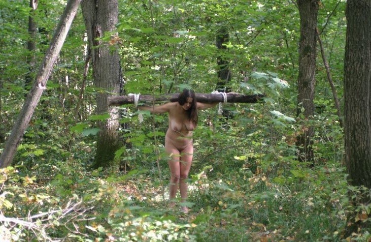 kinkissx:  Poor women! They were captured, undressed and forced to march naked through