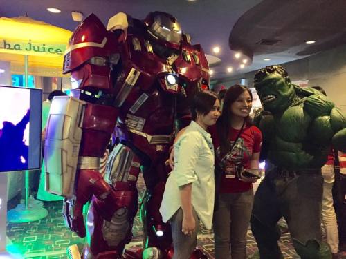 cosplay-gamers:  Hulkbuster/Veronica from Avengers 2: Age of Ultron 8-foot costume made by Happy Heroes 4 Hire in 3 monthsHulkbuster worn by Pablo BairanHulk worn by Cyrus DistorIron Man Mk 42 worn by Anthony BalayongHulk and Iron Man also made by Happy
