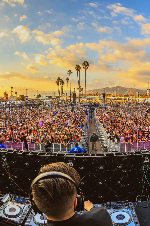 gemonzter-deactivated20150127:  Tchami @ HARD Day of the Dead 2014 = 