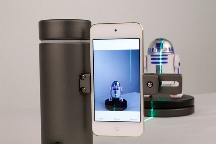 ippinka:    Get the power of a $20,000 3D scanner in a cellphone attachment. Perfect
