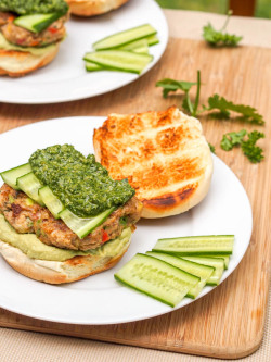 vegan-yums:  Bubba Veggie Burgers with Cilantro Parsley Pesto and Avocado Hummus / Recipe