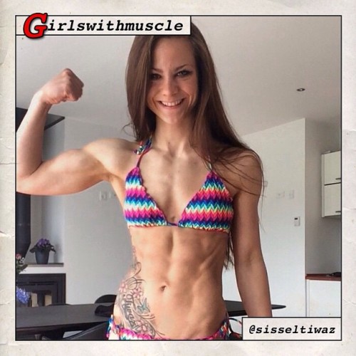 insta-fitblr:  Posted By: girlswithmuscle adult photos