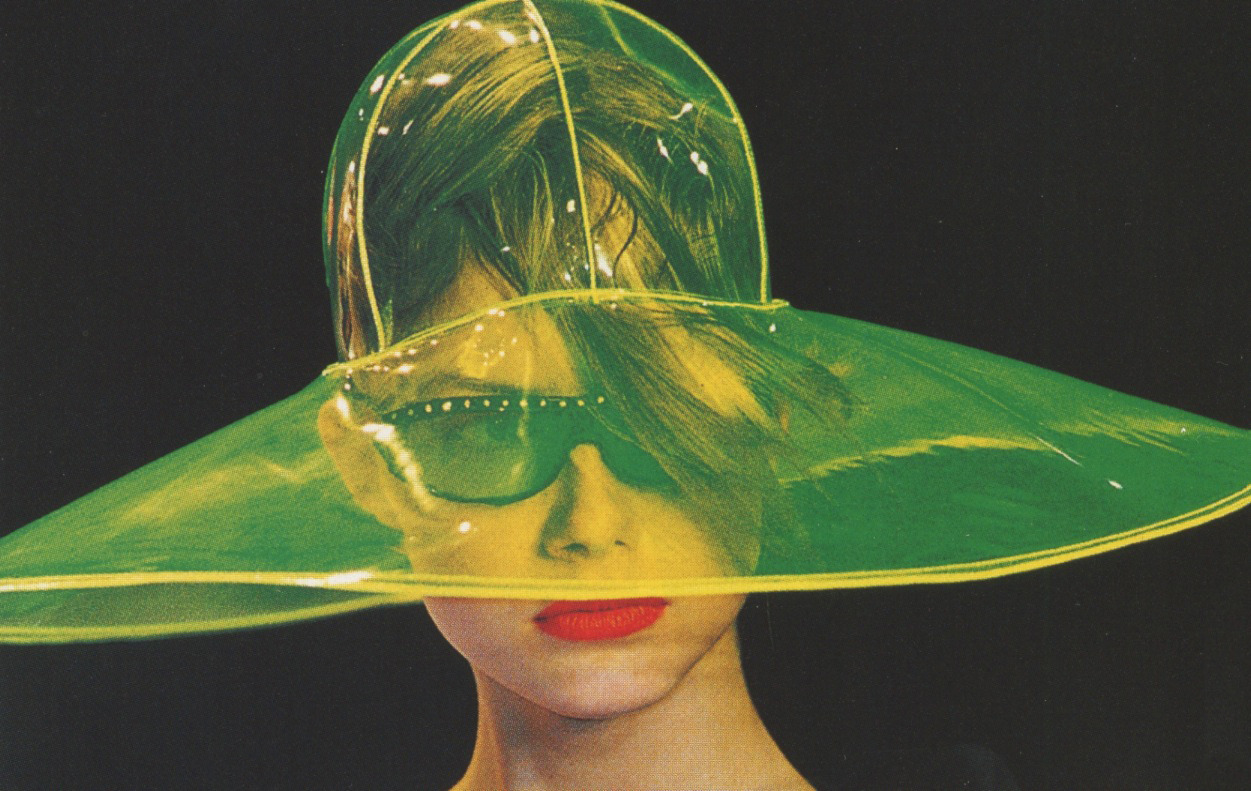 schu-schu:2000s fashion vogue ss 2001 catwalk sonia rykiel
