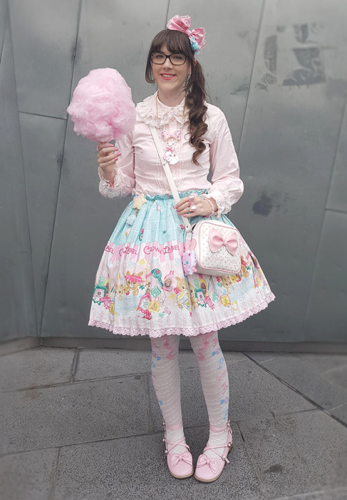 I attended the Melbourne Japanese Summer Festival yesterday, posing with the fairy floss because the