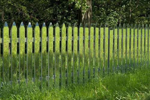 murketing: Created by artist Alyson Shotz, this reflective picket fence is made entirely of mirror