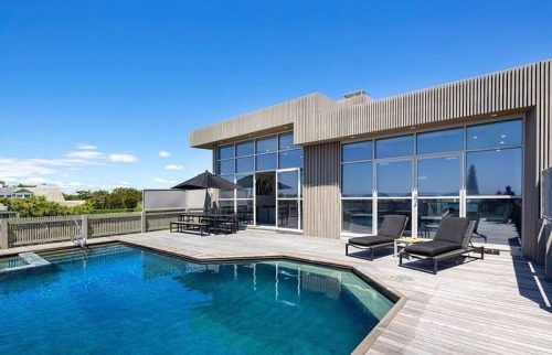 Your dream oceanfront is now on market, listed with @tradewithscottpetersonwilliams. This completely
