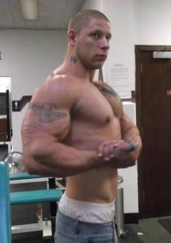 ngrboy4whttops:  another HOT FLEX Pic of