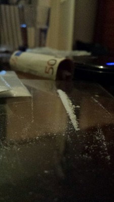 yelsgniksworld:  In cocaine we trust 