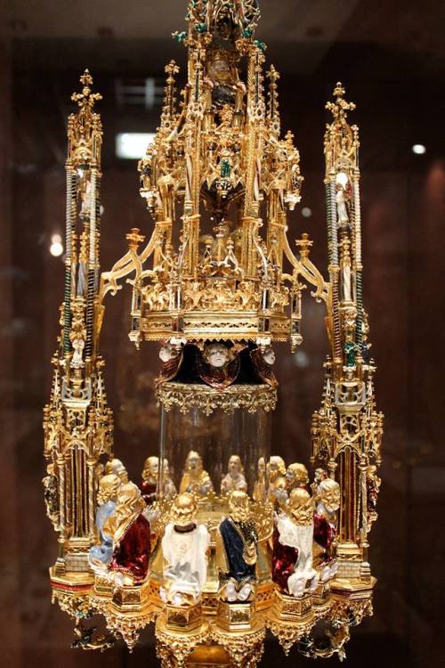 hierarchical-aestheticism:  Monstrance of Belém. Gold and Enamel. Detail. Portugal, 1506