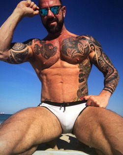 daddyhuntapp:  Come to Daddy!  Instagram: https://www.instagram.com/musclegymbunny4life/