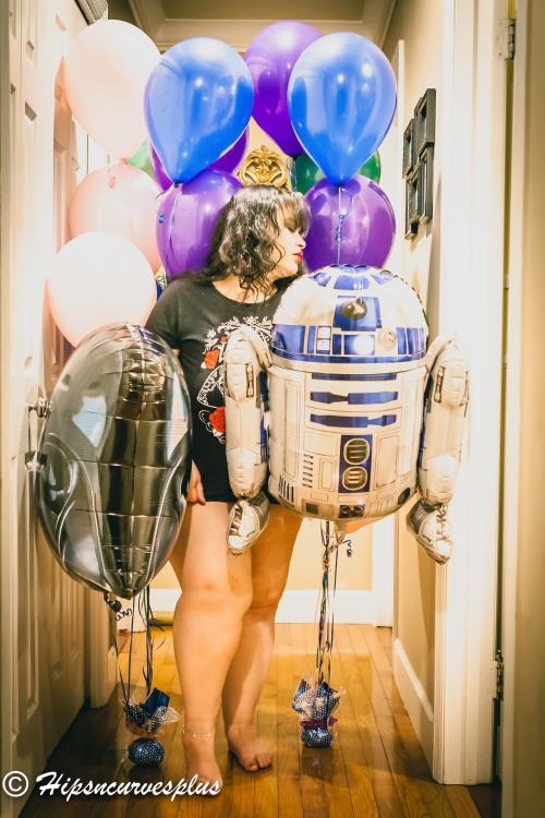 hipsncurvesplus:  tazzbx:  hipsncurvesplus:  Balloons that they gave me from the premier! To all my star wars fans, may the force be with you! Once again, @therealkryptonknight for the wonder gift. @yourfool77 thanks for being my date.     To continue