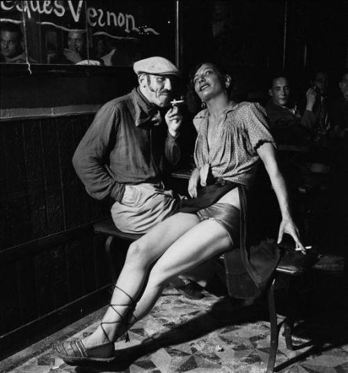 edoardojazzy:  A bar in Pigalle 1938 Paris  @ Émile Savitry    https://painted-face.com/