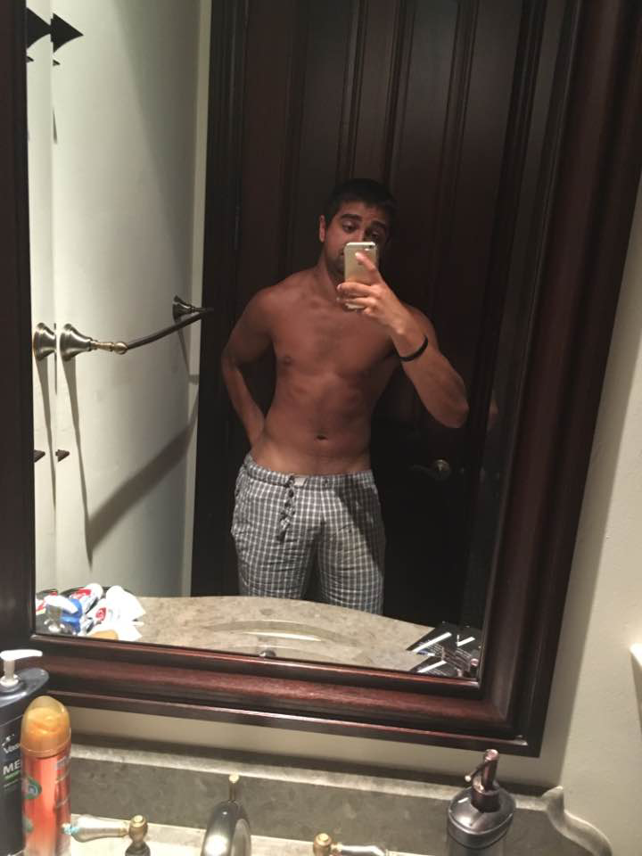 exposedthosestraightsnapchatguys:  Hello! Welcome to the first Sunday Leftover post