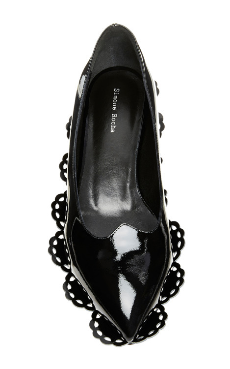 Shoes Fashion Blog Simone Rocha Scalloped Lace Flats via Tumblr