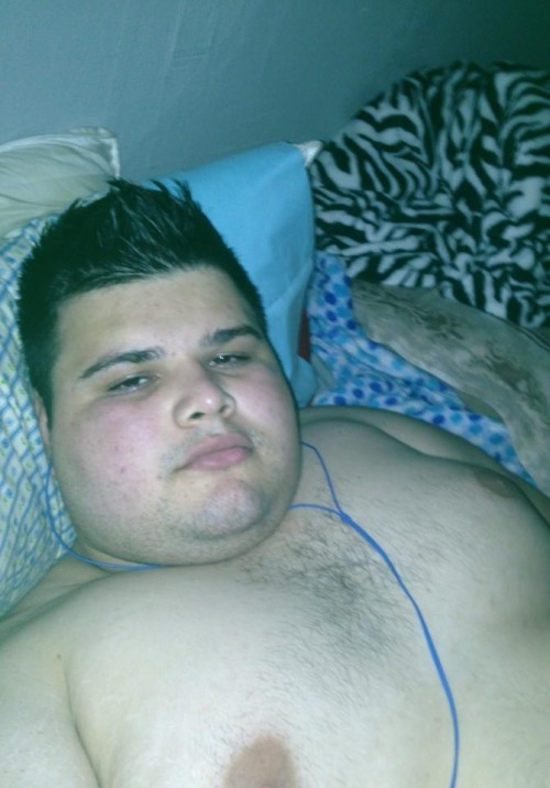 chubpornlover:  beautifulchubs:  Any idea how I can contact this guy?   Si.. alguna información?  hottttt