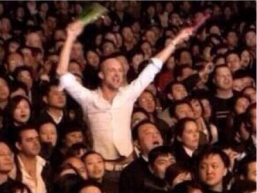 Me: *is At Some Boring Socialising Party I Got Dragged To*