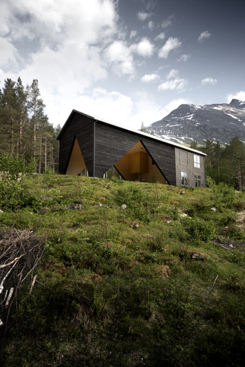 Good wood - WOW. That’s all I’ve got. Just a big old WOW.The ‘1/3 House’in Norway by Rever & Dra