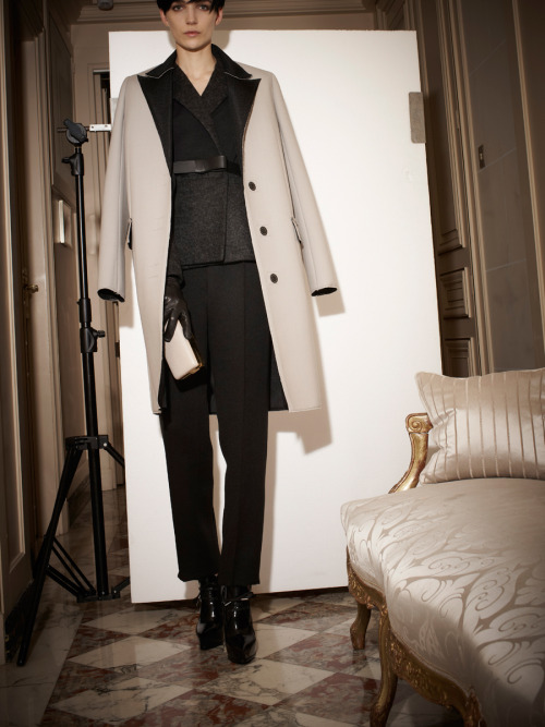 Lanvin Pre-Fall ‘13 Collection. This time, the designer Elbaz is going a bit far with maximali