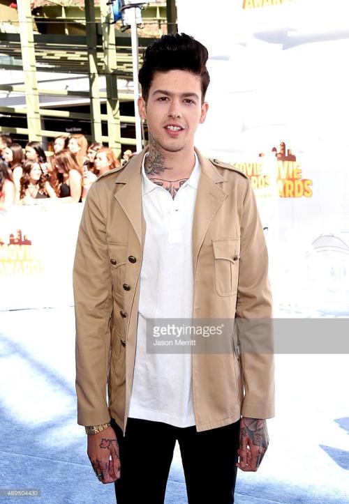 yng-fvs:Blue carpet