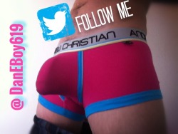 anthonygutie:  daneboy619: Hi sexy friends! Follow &amp; message me on Twitter too 😘 @DanEBoy619  Ps, that’s me in my favorite AC undies  Look at this hot guy